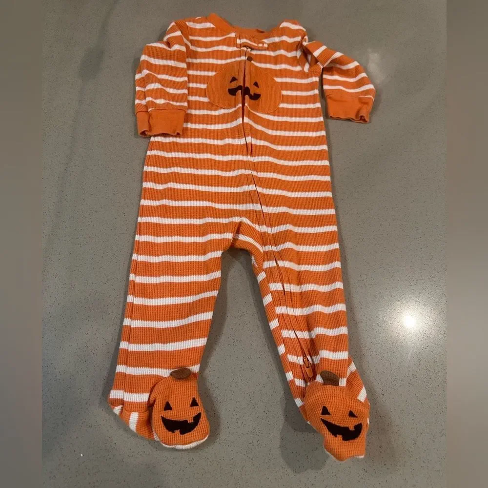 Carters Halloween pumpkin onesie with matching knitted pumpkin beanie/hat